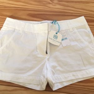 New Tori Richards white kitty shorts size 4